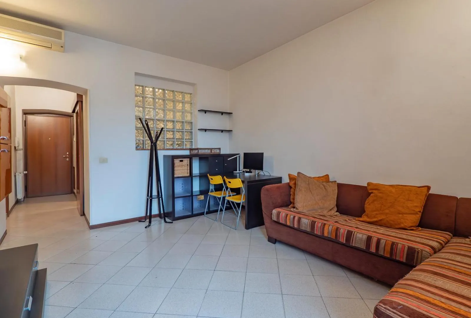 Apartment Ampio Biolocale Vicino Alla Stazione Centrale Milan
